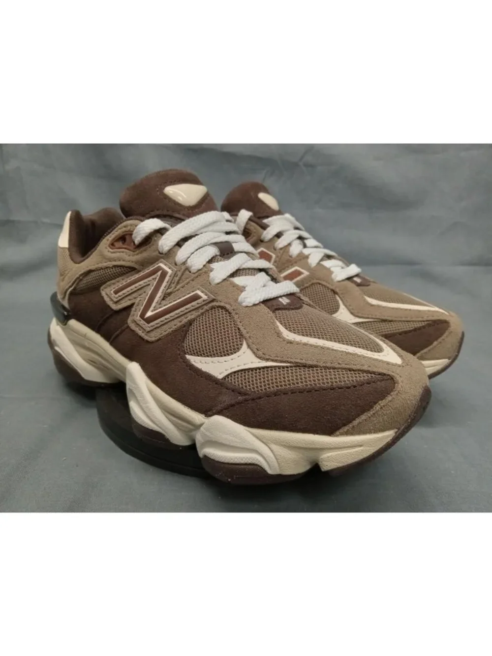 New Balance 9060 (GS) Sneakers G9060SFP Brown Brown Boys Size 5 NEW IN BOX!